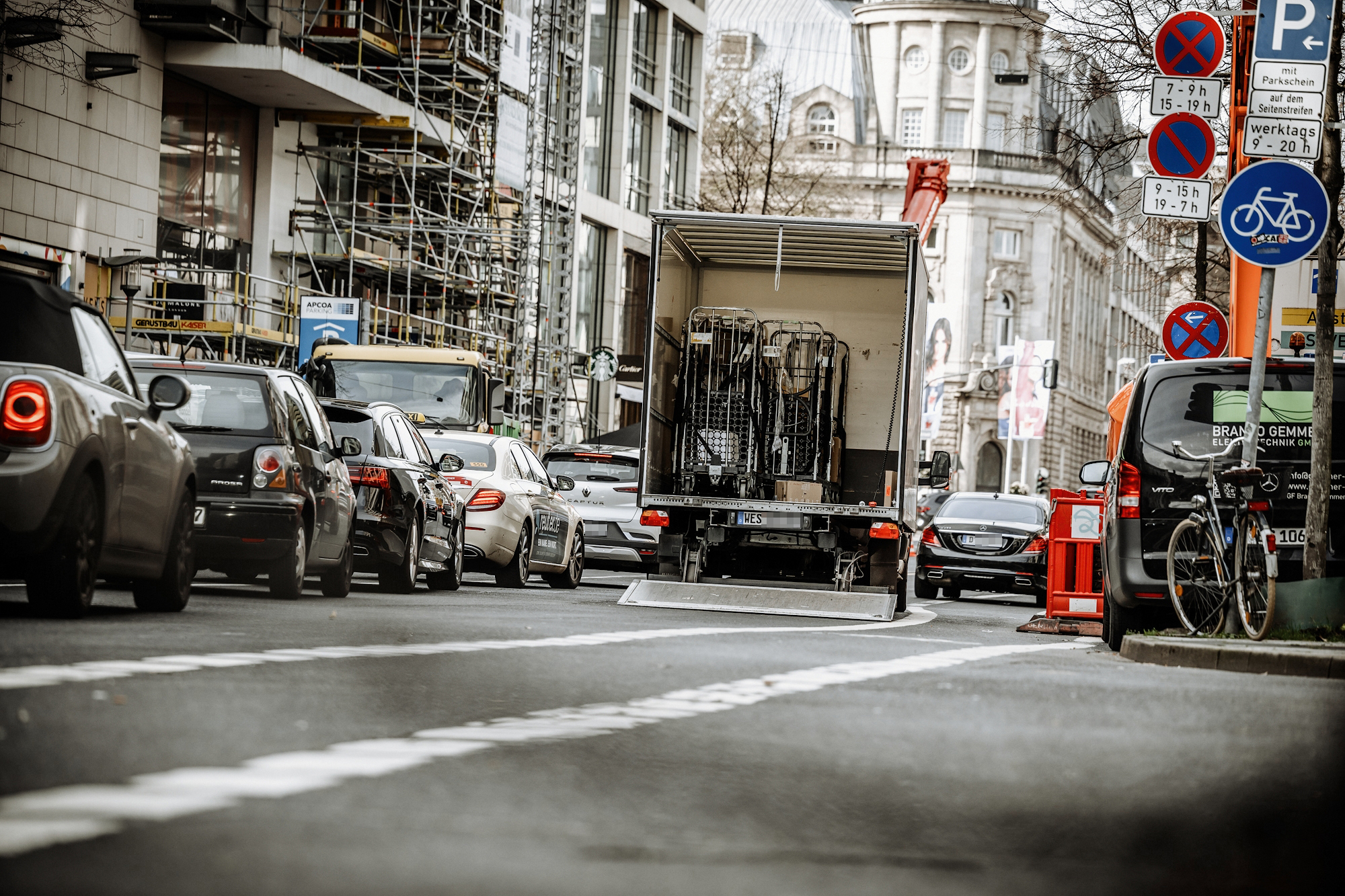 Navigating the Challenges of Delivery Traffic in Düsseldorf: Four Possible Solutions