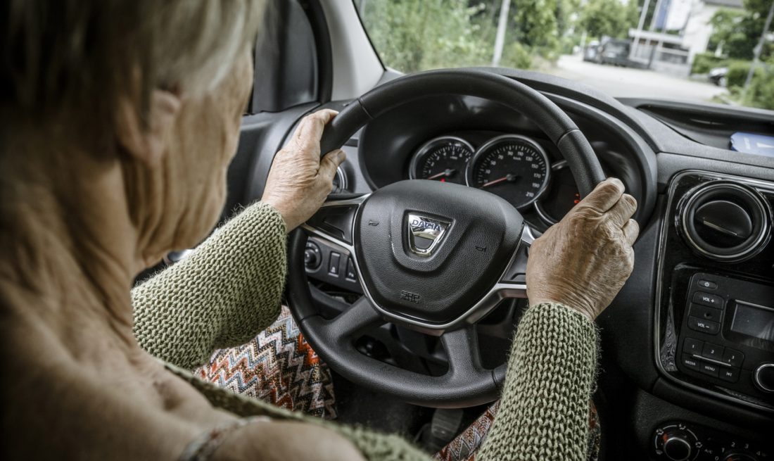 Ältere Autofahrer in Düsseldorf