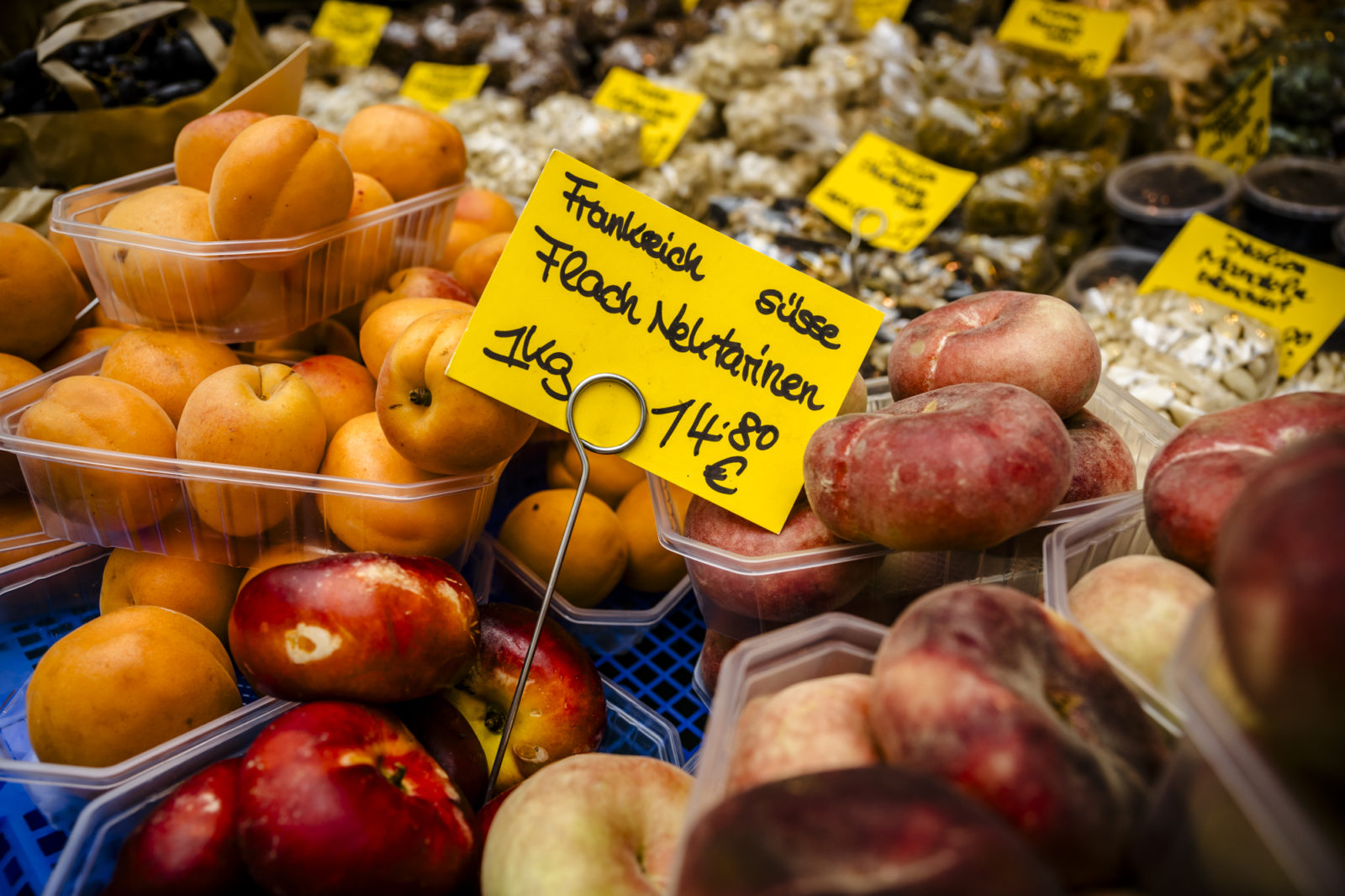 Obst und Gemüse Schier auf dem Carlsplatz in Düsseldorf