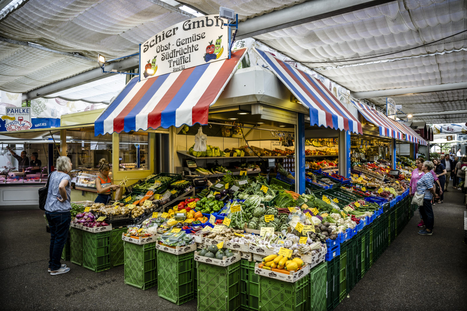 Obst und Gemüse Schier auf dem Carlsplatz in Düsseldorf