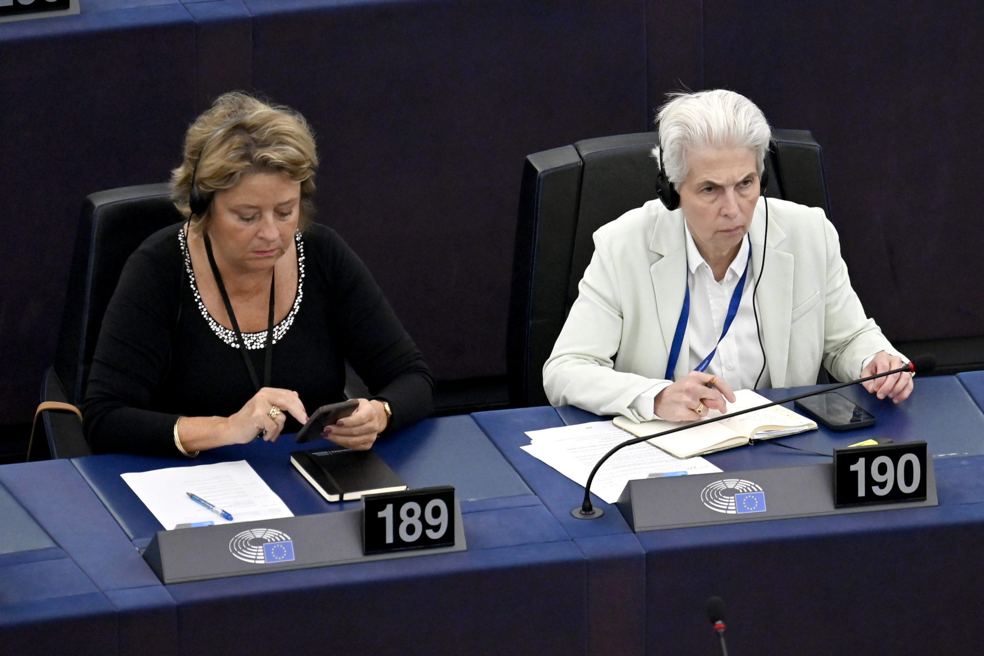 Stine Bosse und Marie-Agnes Strack-Zimmermann im EU-Parlament in Straßburg