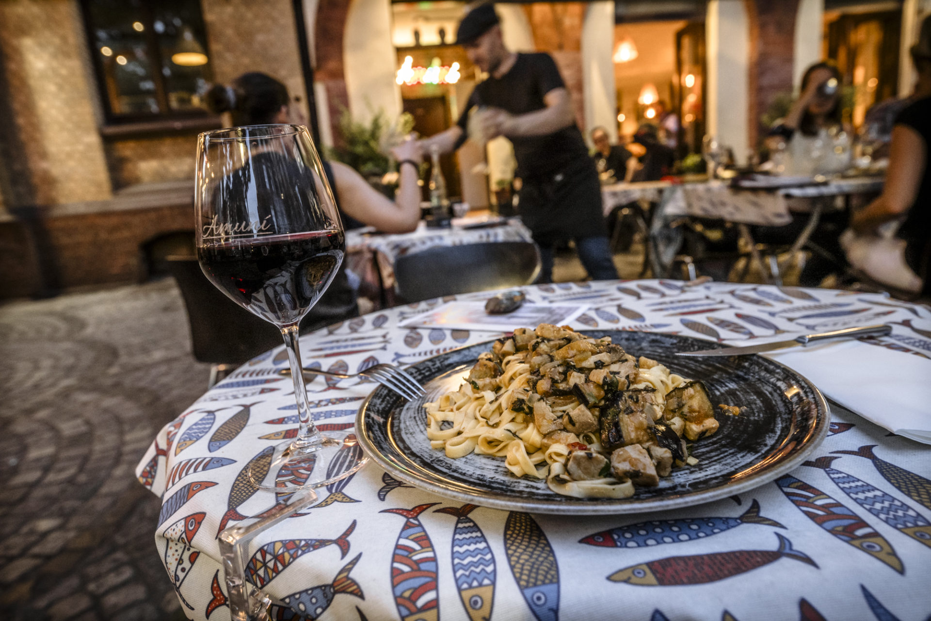 Weinbar Amuni in der Altstadt Düsseldorf