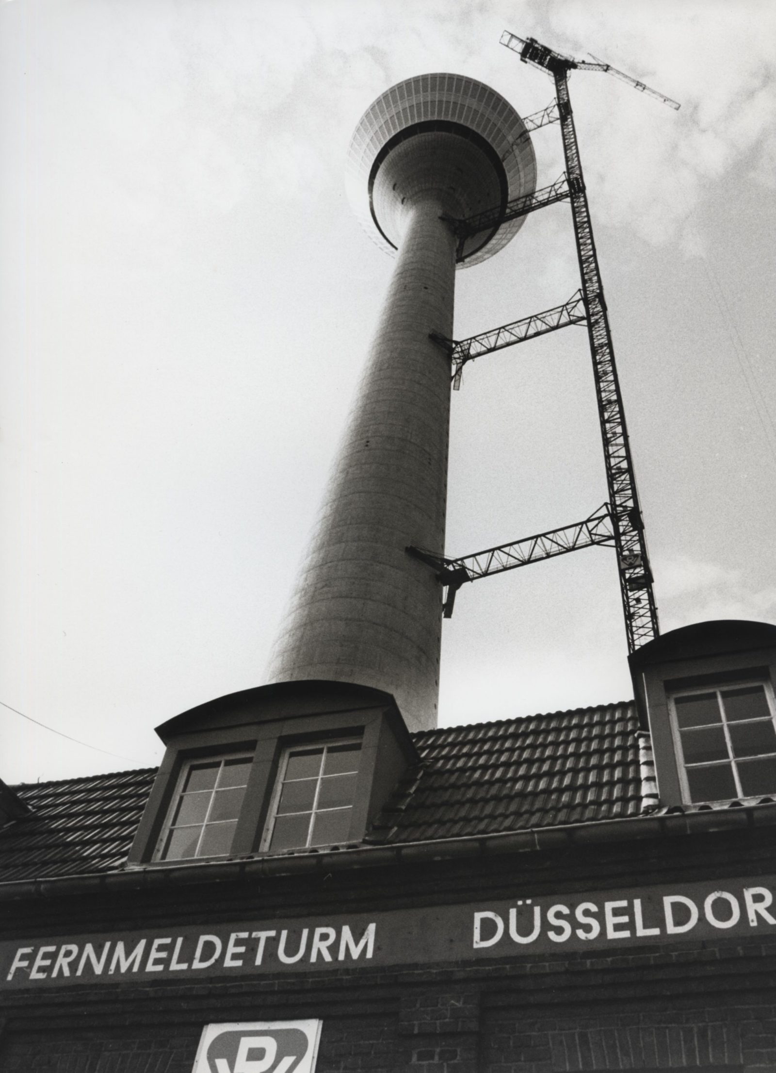 Rheinturm Düsselorf ca 1981