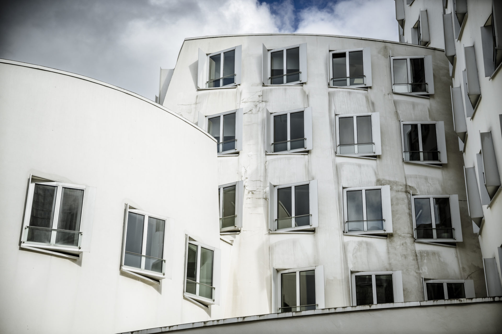 Gehry Bauten am Neuen Zollhof im Medienhafen Düsseldorf