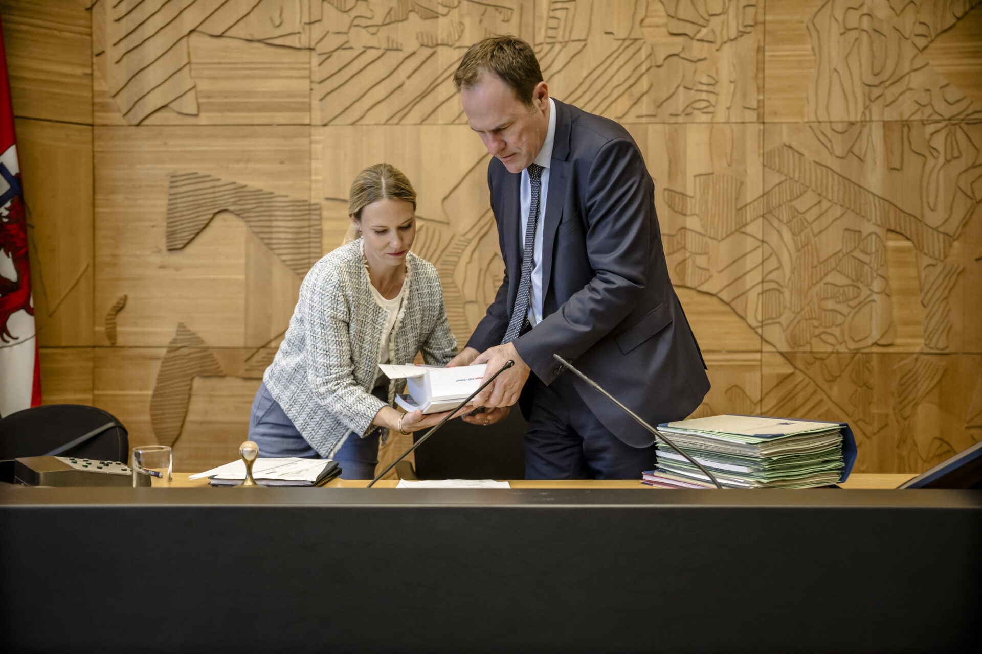 Oberbürgermeister Stephan Keller vor einer Sitzung des Düsseldorfer Stadtrats