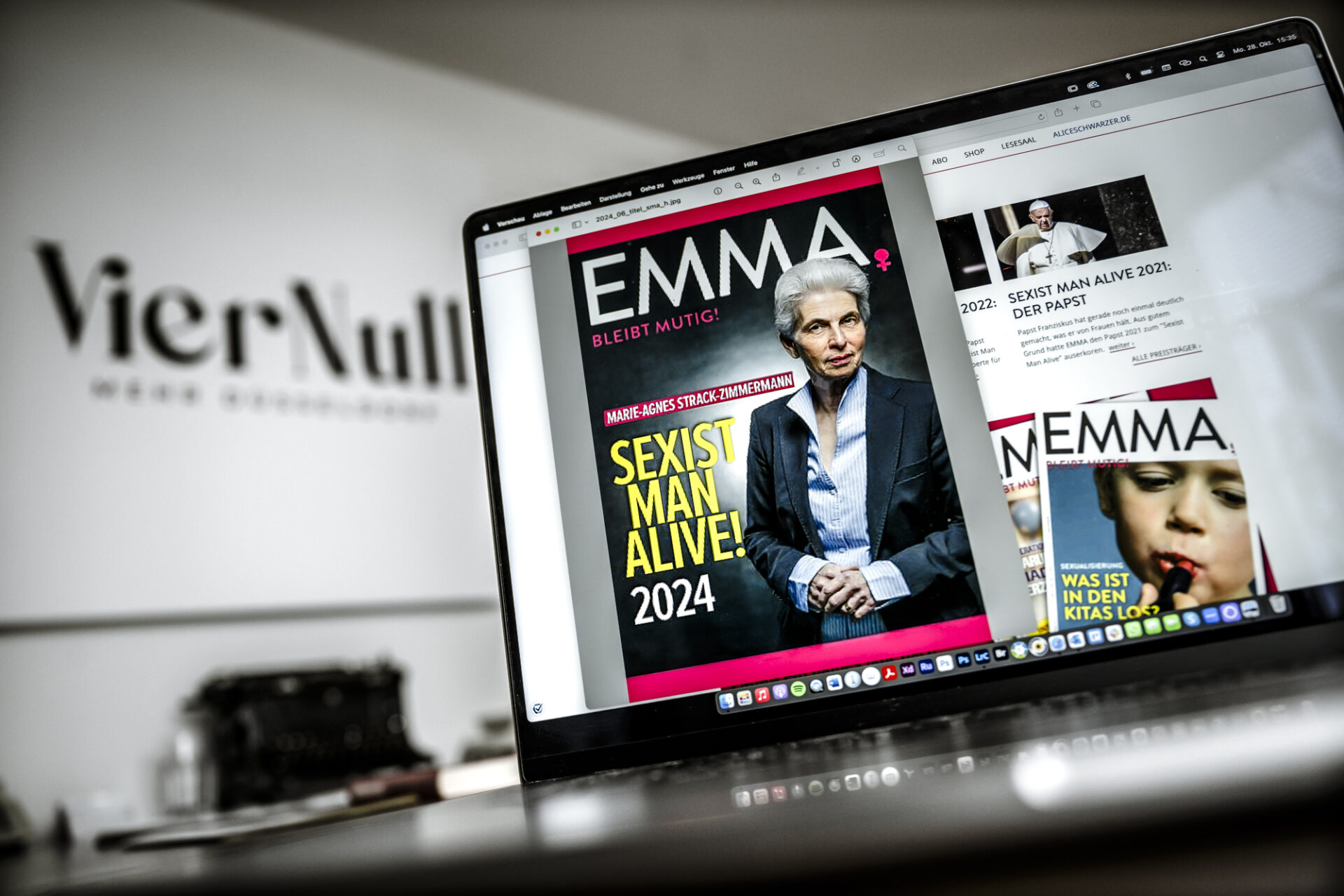 Marie-Agnes Strack-Zimmermann vom Magazin Emma zum Sexist Man Alive gewhlt