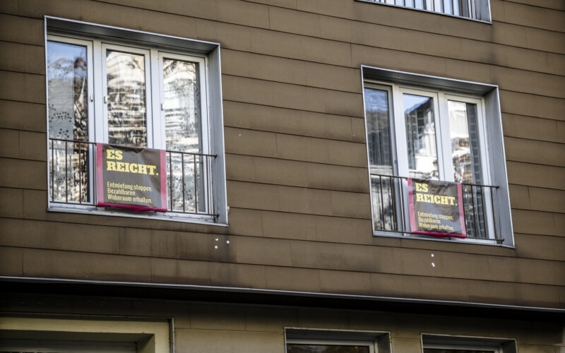 Vorübergehend besetzte Häuser an der Bankstraße in Düsseldorf