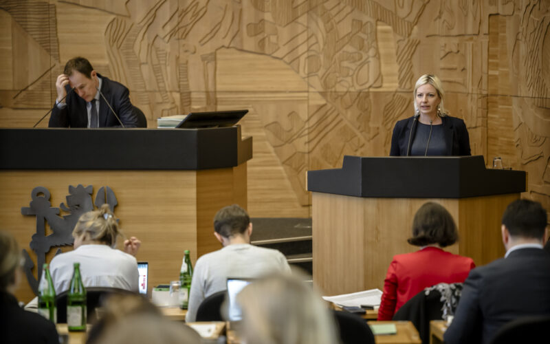 Düsseldorfs Oberbürgermeister Stephan Keller und Clara Gerlach, OB-Kandidatin der Grünen