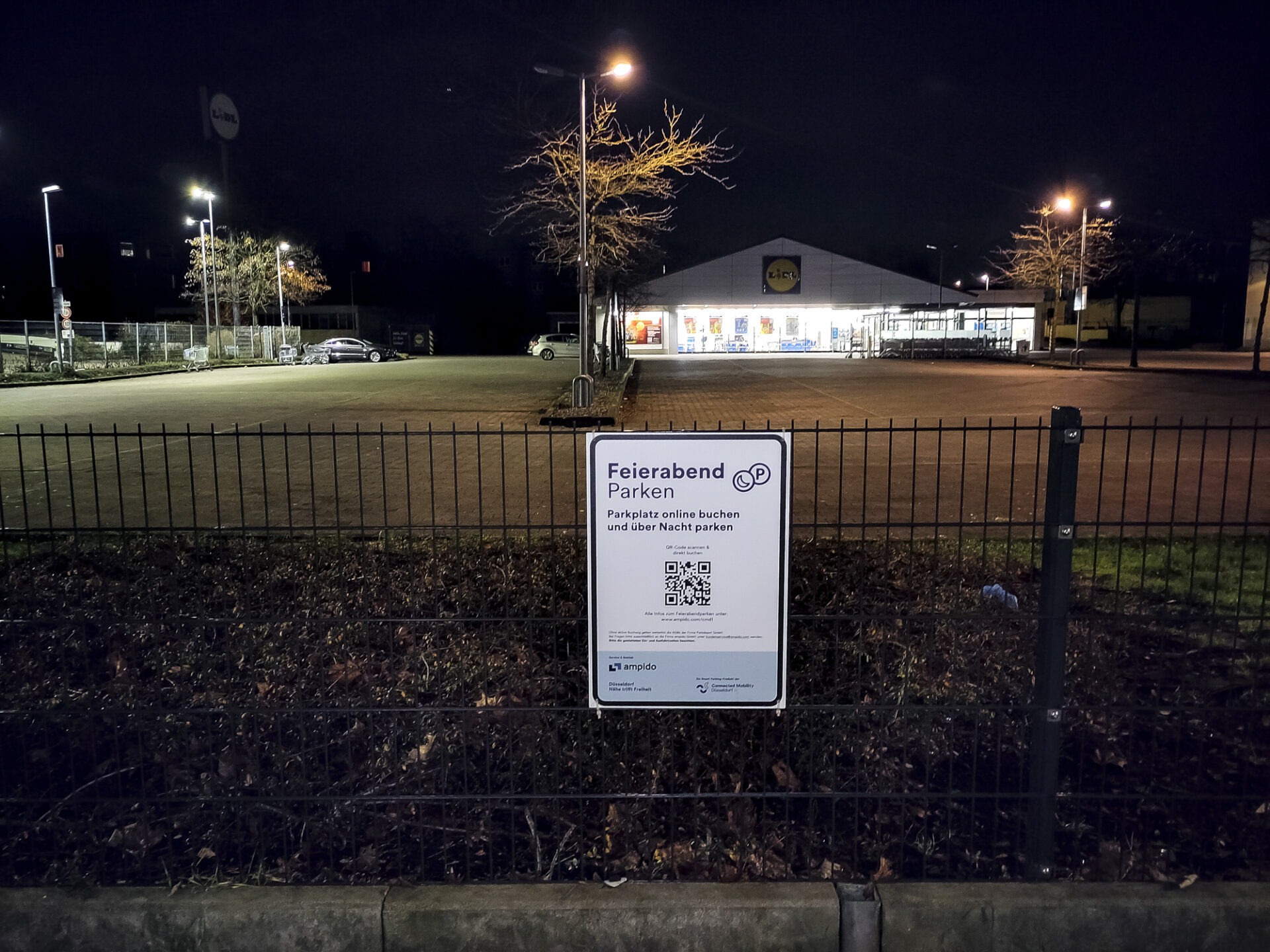 Feierabendparken an der Aachener Straße in Düsseldorf Bilk