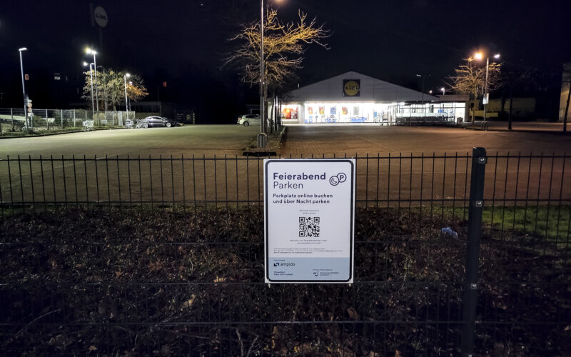 Feierabendparken an der Aachener Straße in Düsseldorf Bilk