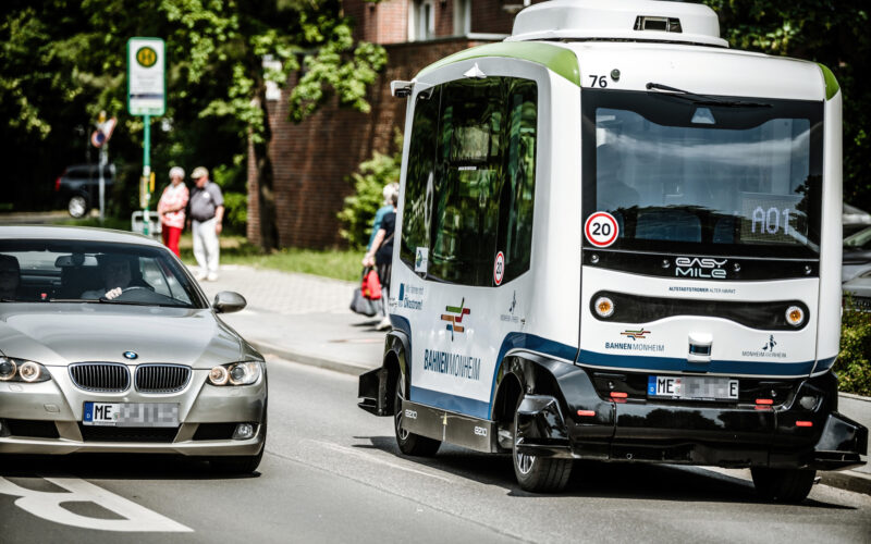 Autonomer Bus in Monheim am Rhein Foto: Andreas Endermann