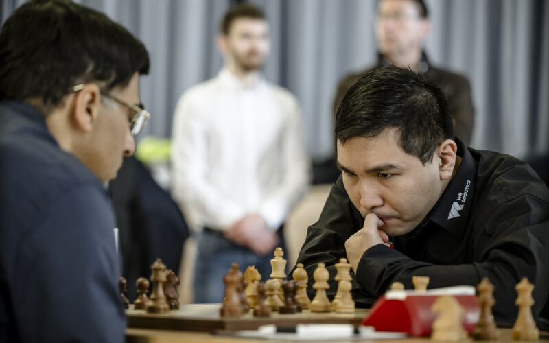 Viswanathan Anand und Wesley So beim Düsseldorfer Schachklub