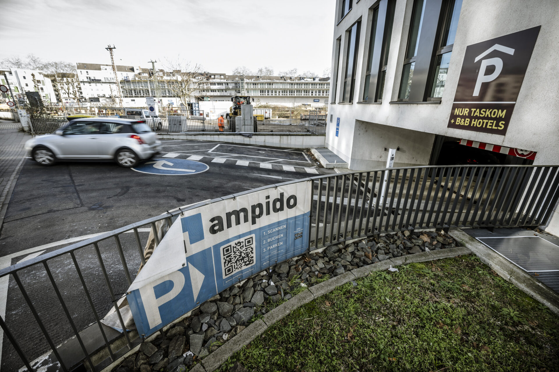 Ampido-Parkplätze an der Toulouser Allee in Düsseldorf Pempelfort