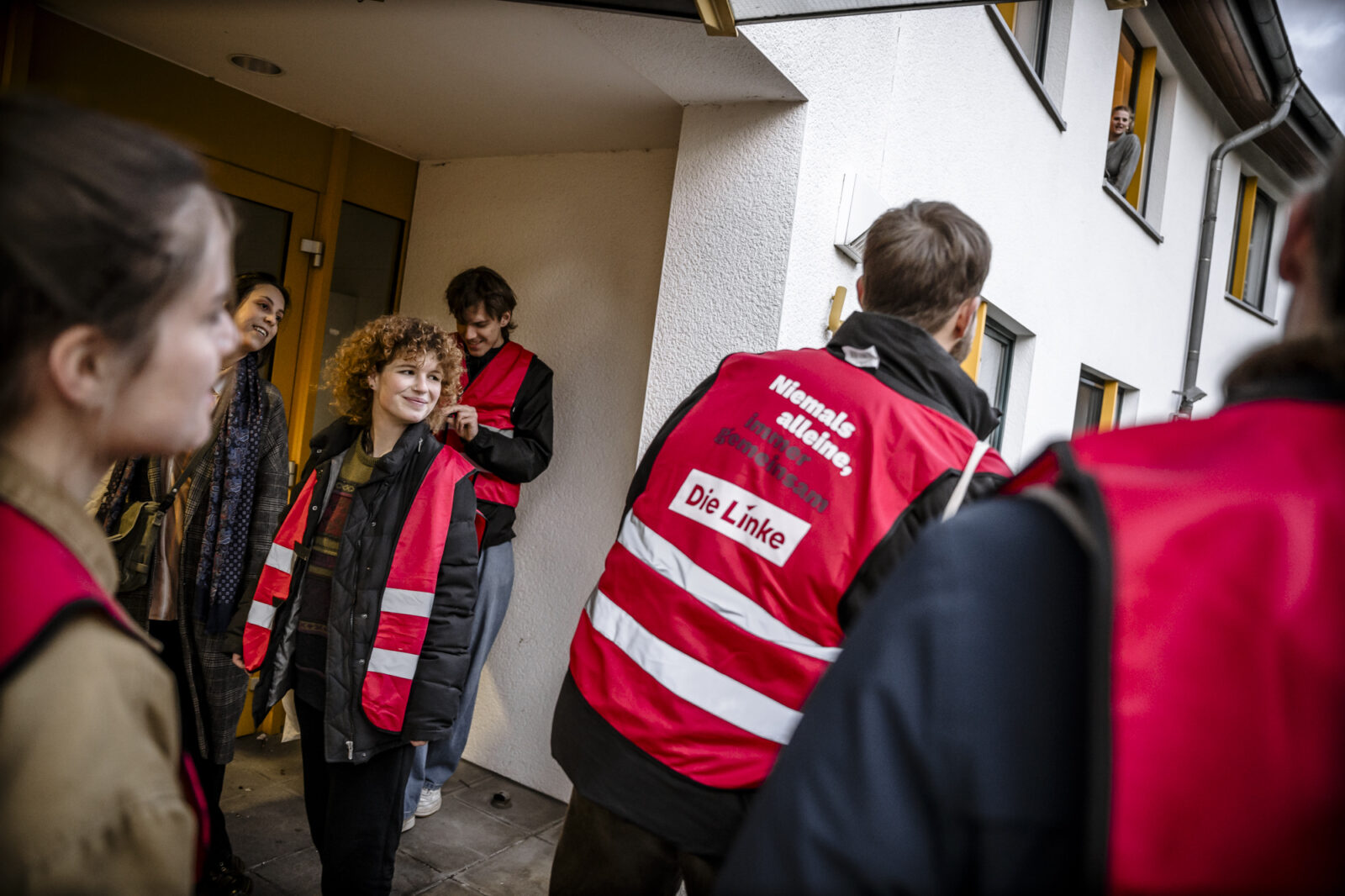 Haustürwahlkampf Die Linke, Bundestagswahl 2025, Lisa Schubert und Julia Marmulla Foto: Andreas Endermann