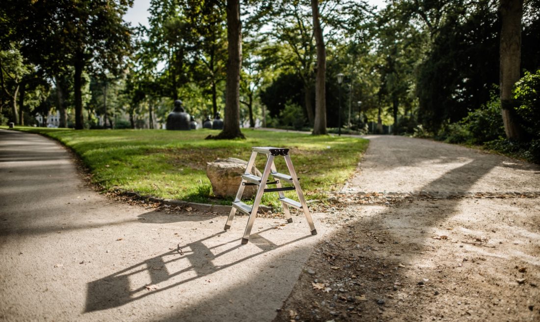 So könnte eine "Speakers' Corner" im Hofgarten aussehen: eine Trittleiter oder eine Kiste, darauf ein Mensch, der über ein Thema spricht, das ihm gefällt. Foto: Andreas Endermann